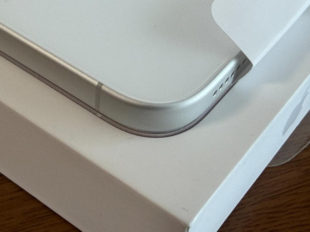 iPhone 16 plus 中国版　ホワイト