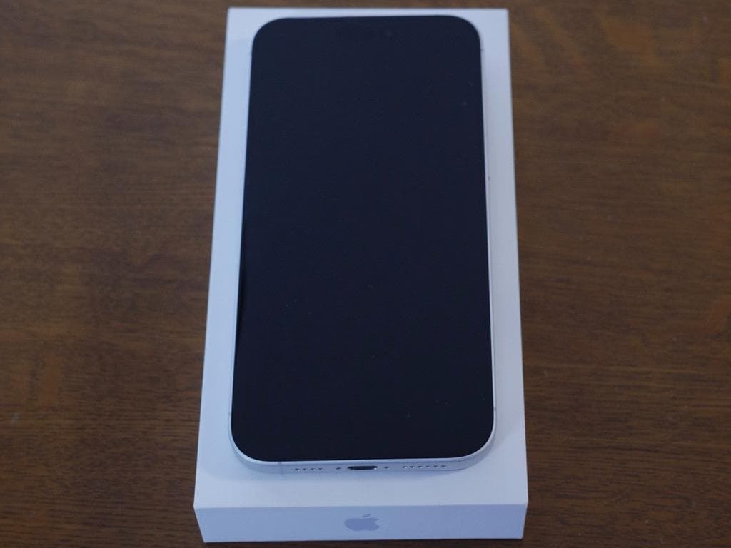 iPhone 16 plus 中国版　ホワイト