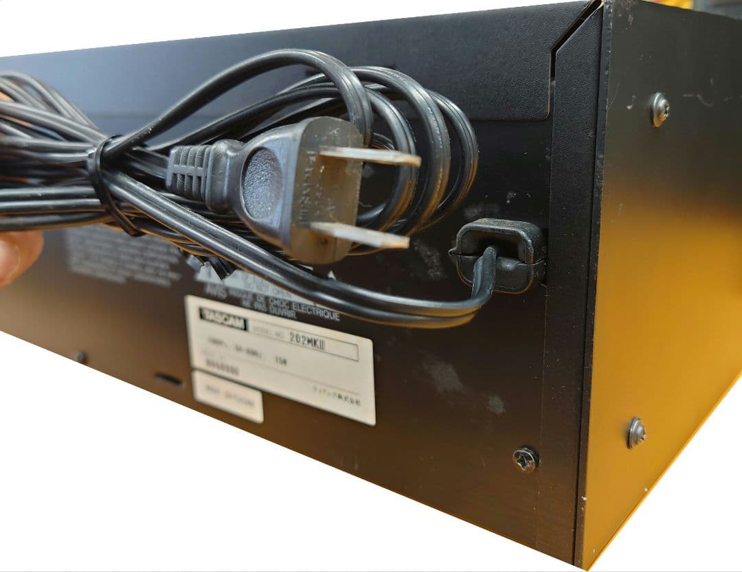 TASCAM 202MK III カセットデッキ