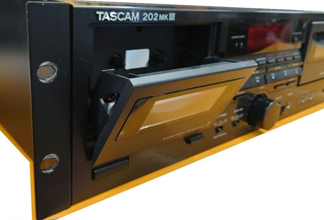 TASCAM 202MK III カセットデッキ