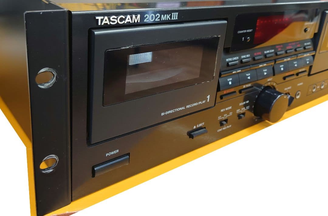 TASCAM 202MK III カセットデッキ