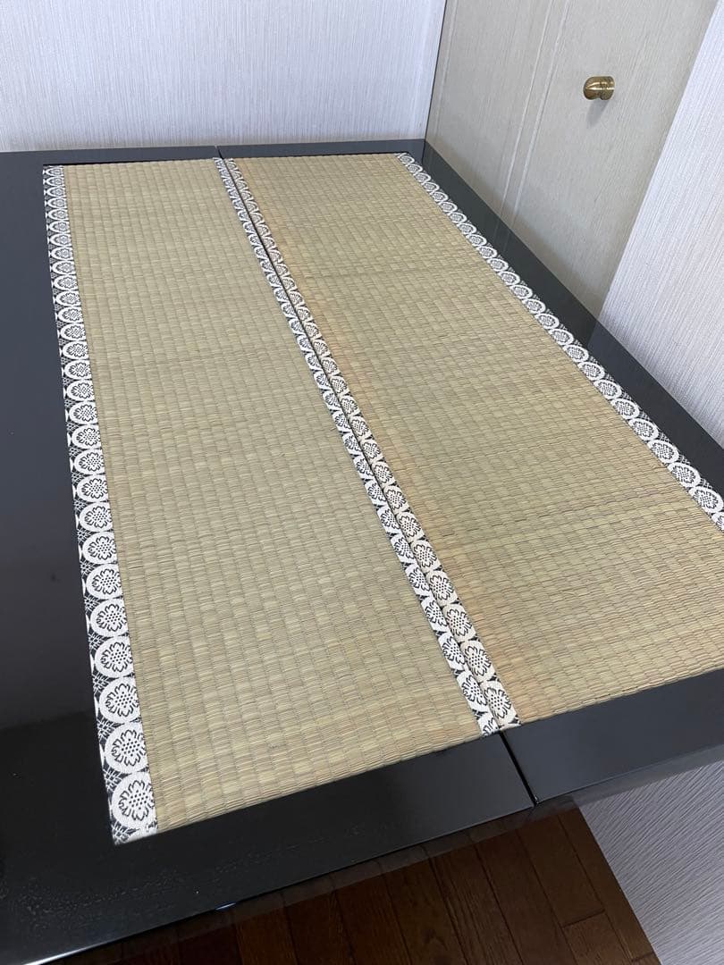 和風 3段 飾り棚 畳敷き 黒色 漆塗り風 骨董品 民芸家具　五月人形