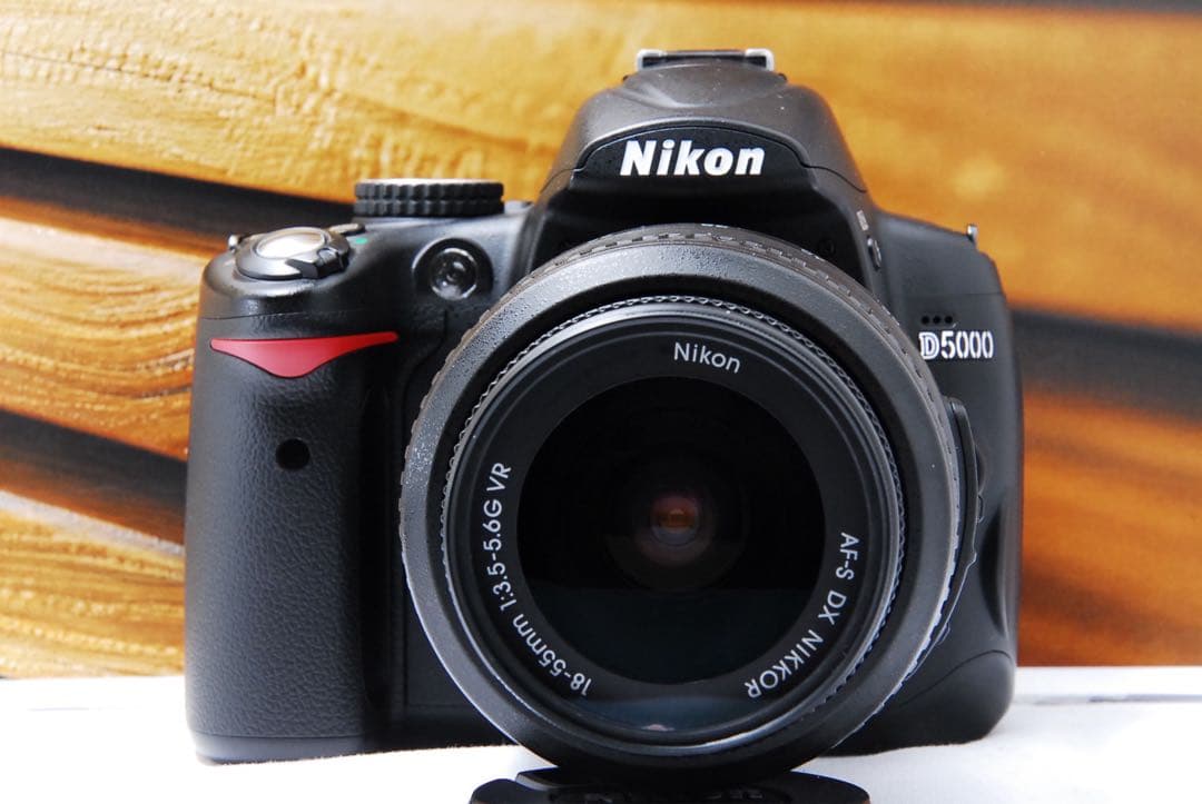 【美品】Nikon D5000 一眼レフ★16-85mm ★ショット数1855回