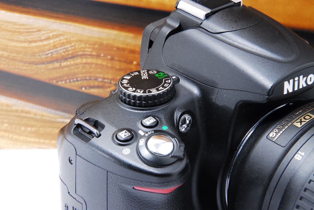 【美品】Nikon D5000 一眼レフ★16-85mm ★ショット数1855回