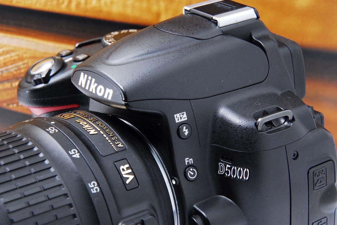 【美品】Nikon D5000 一眼レフ★16-85mm ★ショット数1855回