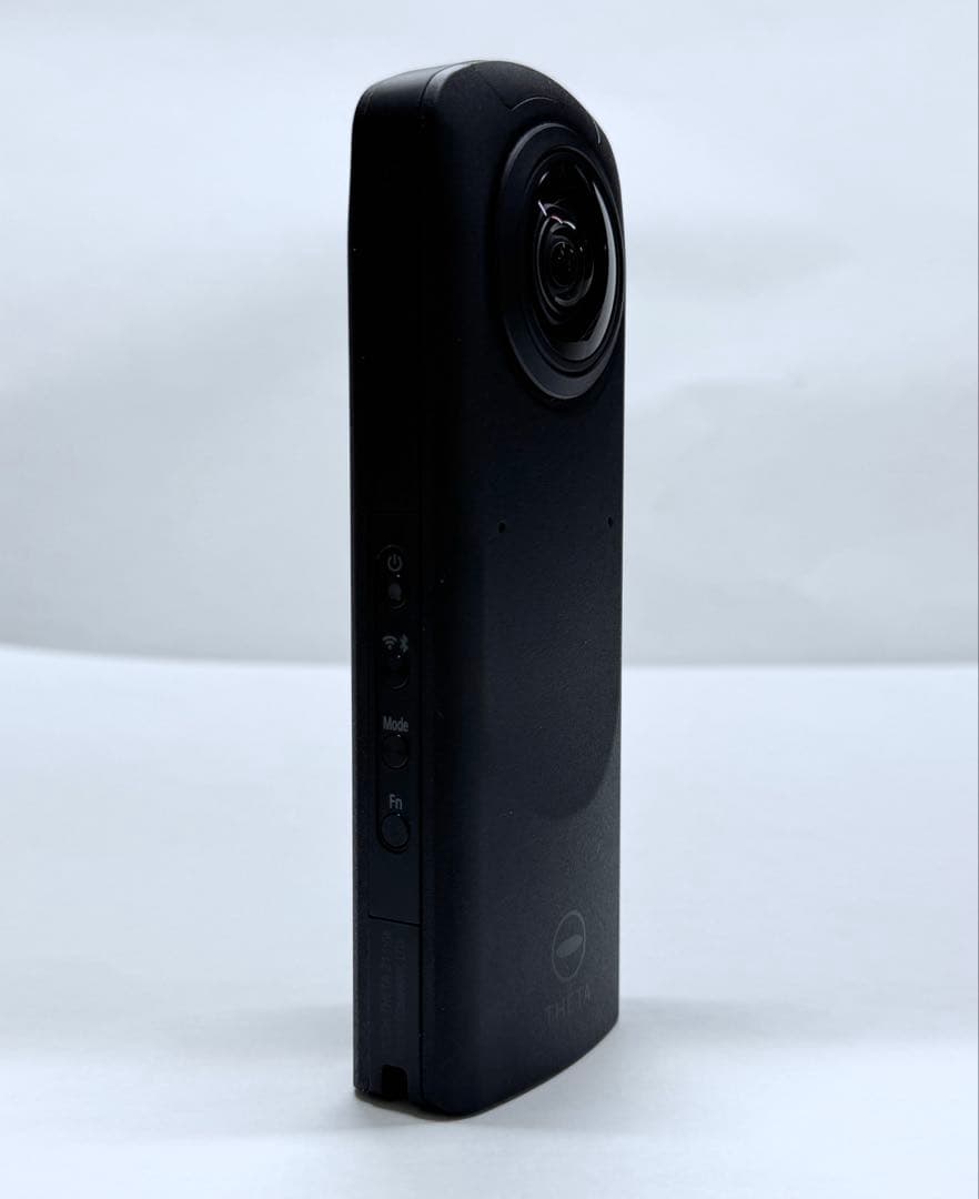 RICOH THETA z1 51GB 360度カメラ シリコンケース、スタンド