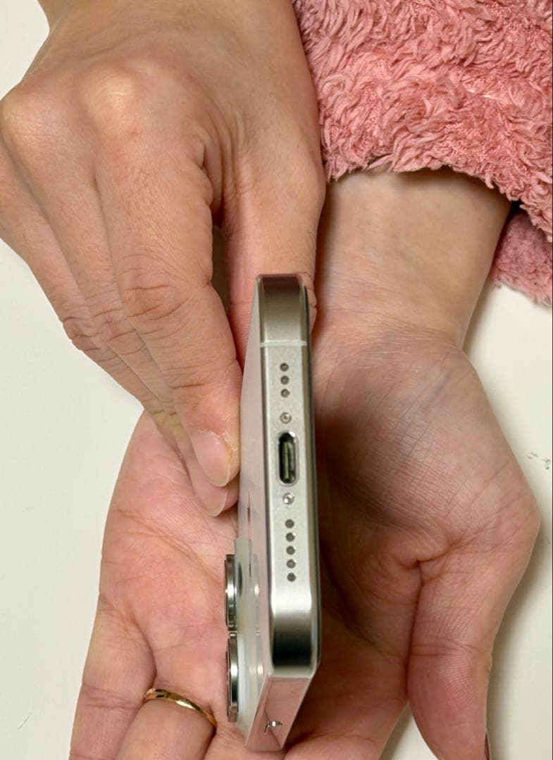 【国内版SIMフリー美品】iPhone 15 Pro 256gb