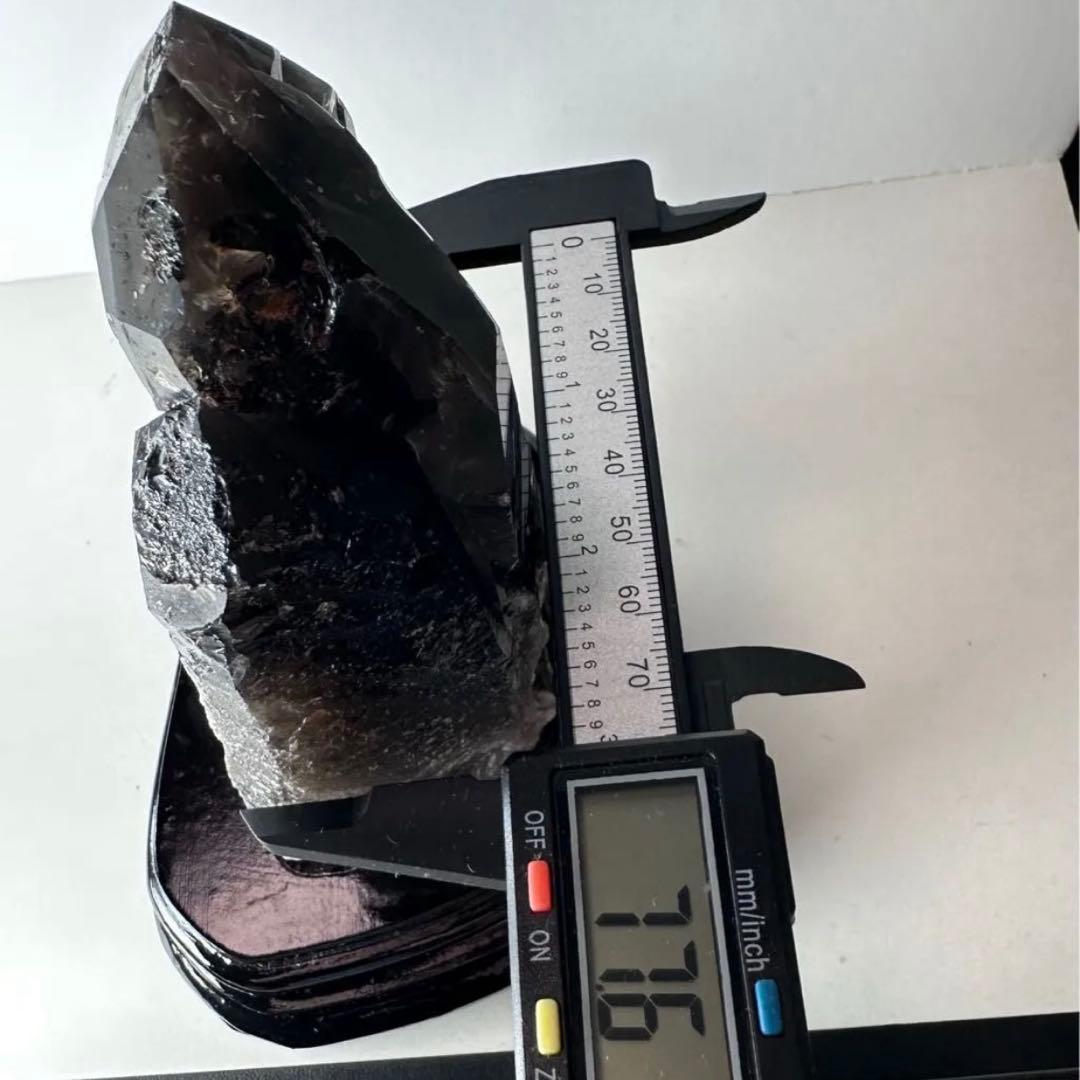 モリオン クラスター 670g 原石 黒水晶 天然石 置物 鑑賞石 魔除け