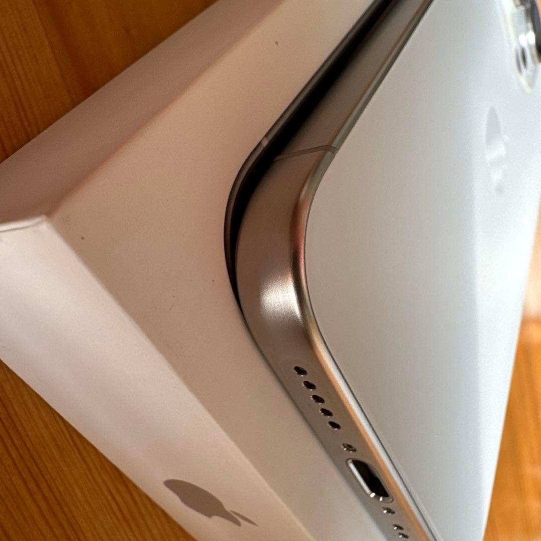 iPhone15Pro 本体　ホワイトチタニウム　※美品です