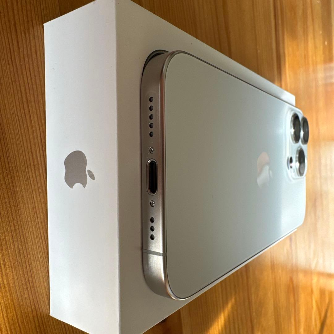 iPhone15Pro 本体　ホワイトチタニウム　※美品です