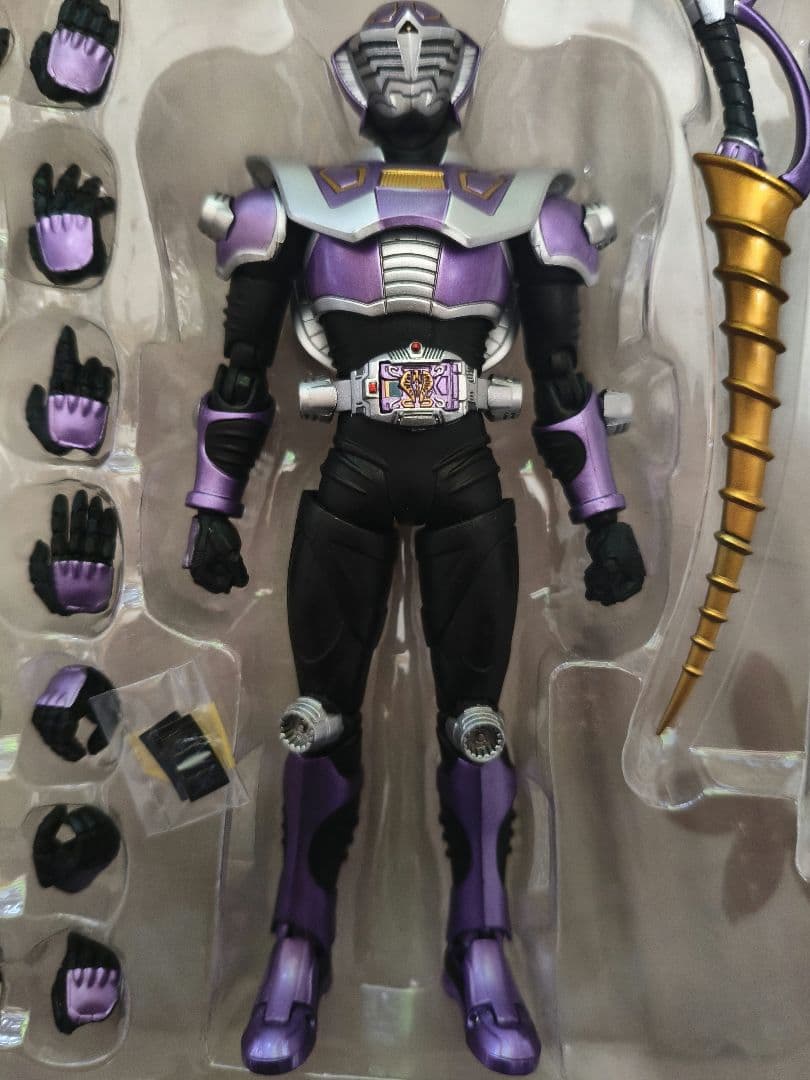 旧S.H.Figuarts仮面ライダー王蛇