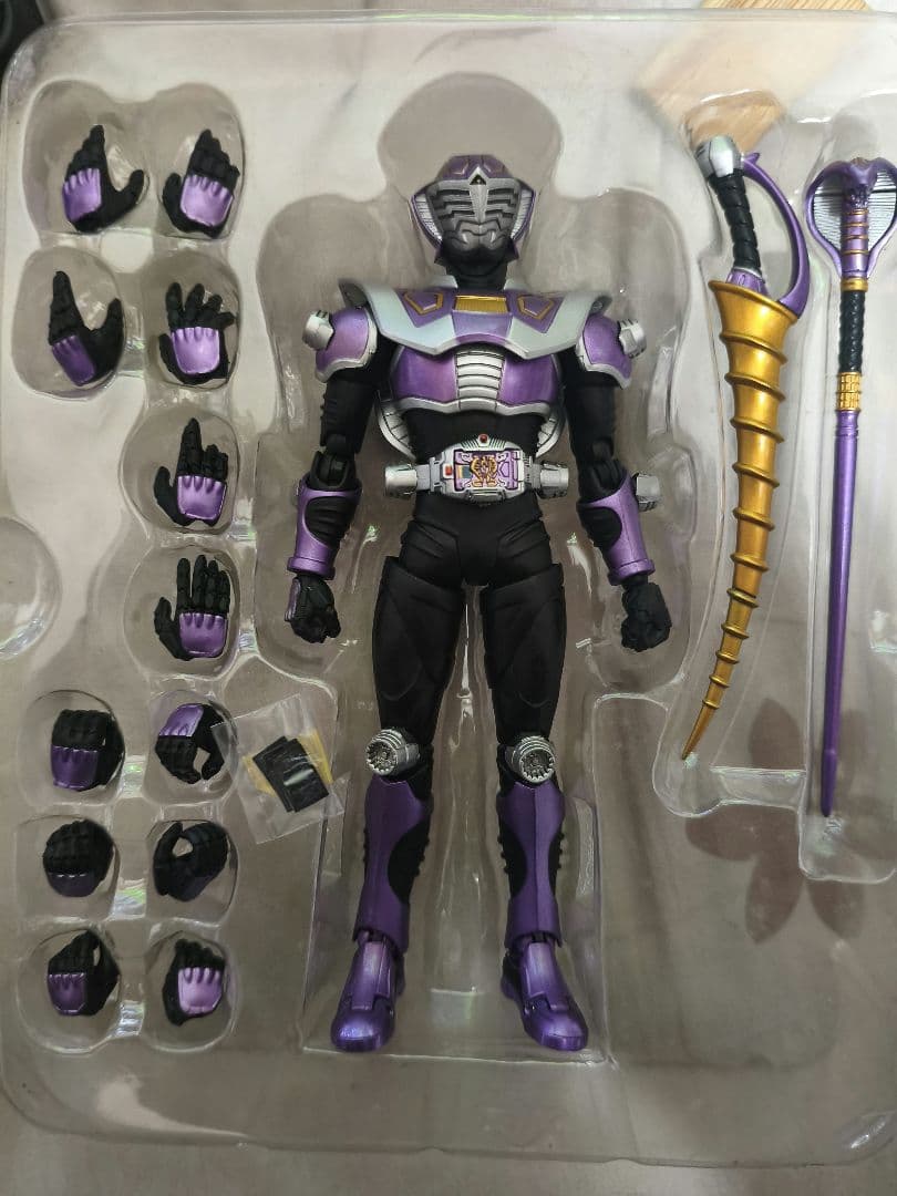 旧S.H.Figuarts仮面ライダー王蛇