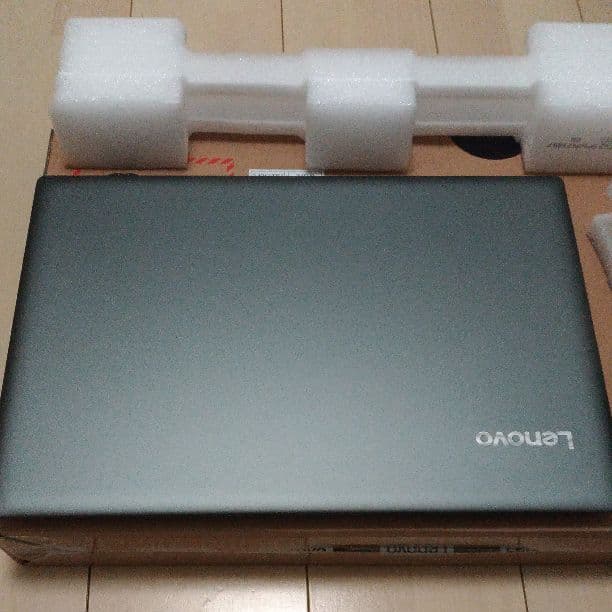 【未使用品】lenovo ノートパソコン ideapad 320