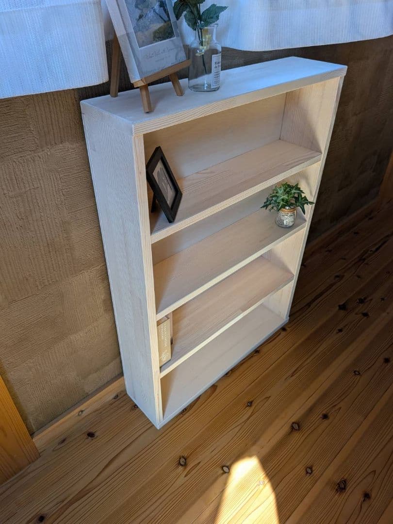 【送料無料】天然木　ホワイトオイル仕上げ　本棚　推しグッズ飾り棚　収納棚　背板付