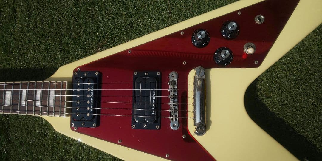 Edwards E-FV-85DフライングV エレキギター クリーム