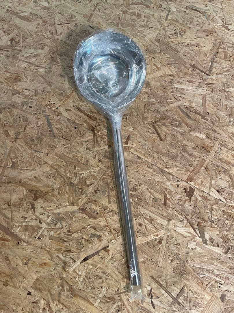 【新品未使用】18-8長柄ひしゃく三角グリップ　18㎝(1.96L) 柄長50㎝