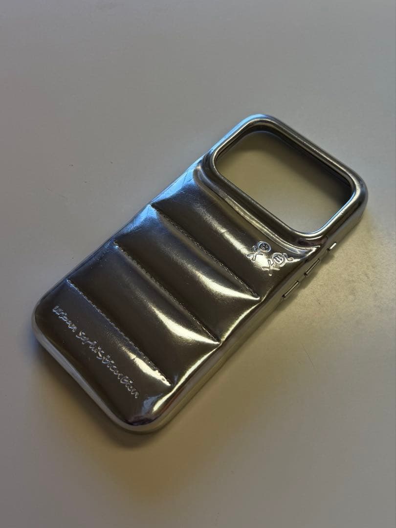 Urban Sophistication iPhone17 proケースシルバー