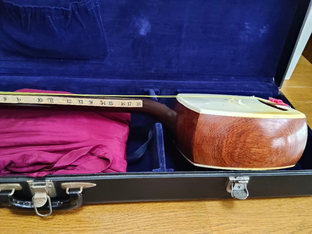 三味線　細棹　ハードケース付き　年代物　ヴィンテージ　昭和