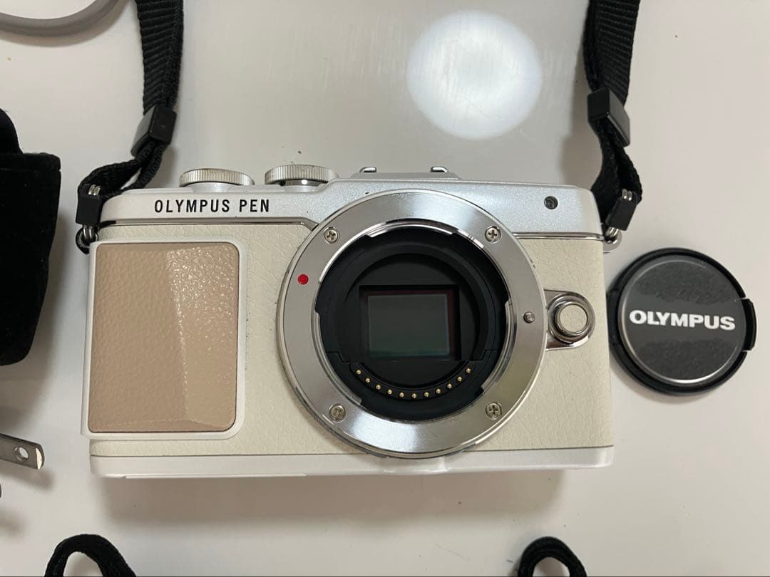 OLYMPUS PEN Lite E-PL7ホワイト　ボディのみ