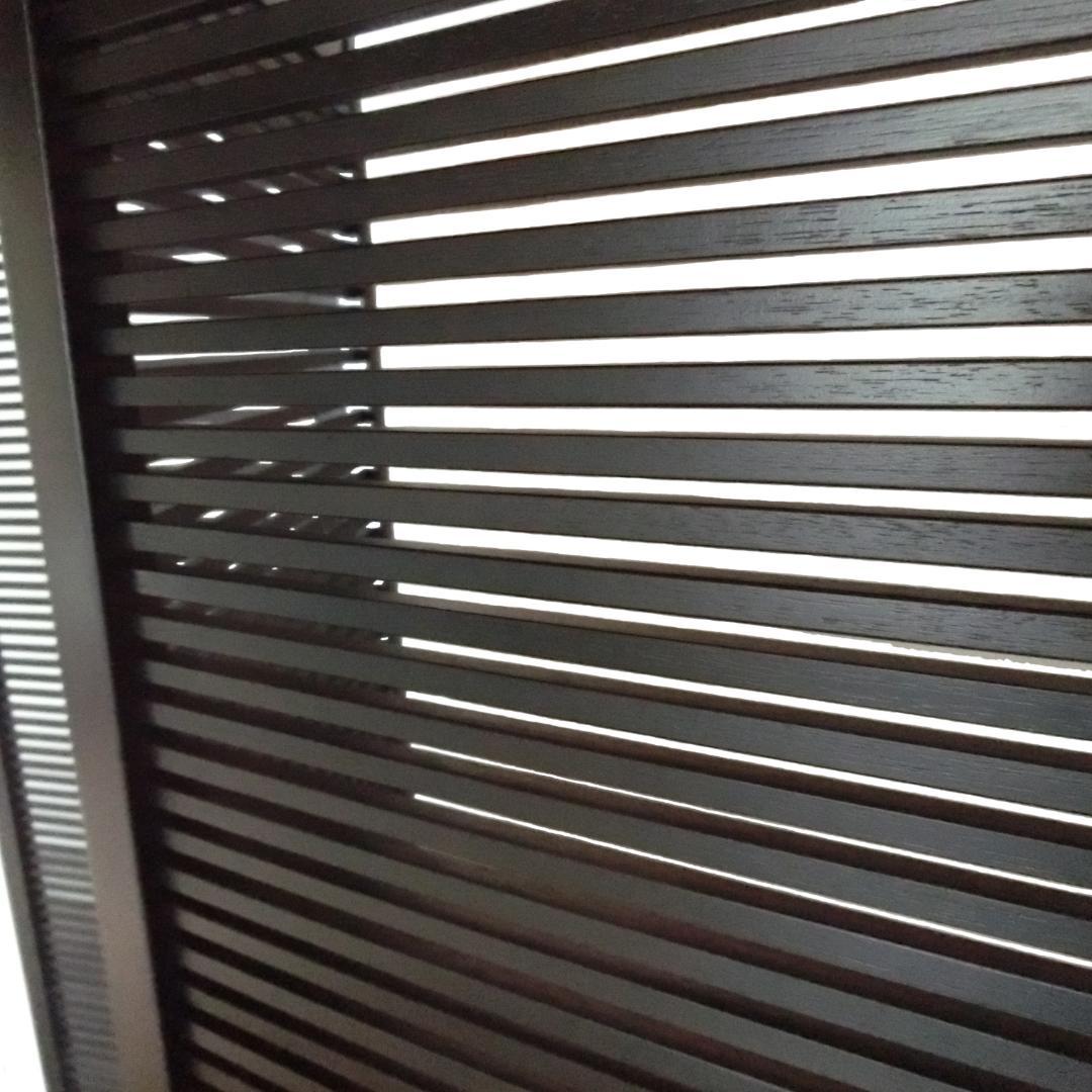 高級 格子状木製ブラックパーテーション スラットデザイン