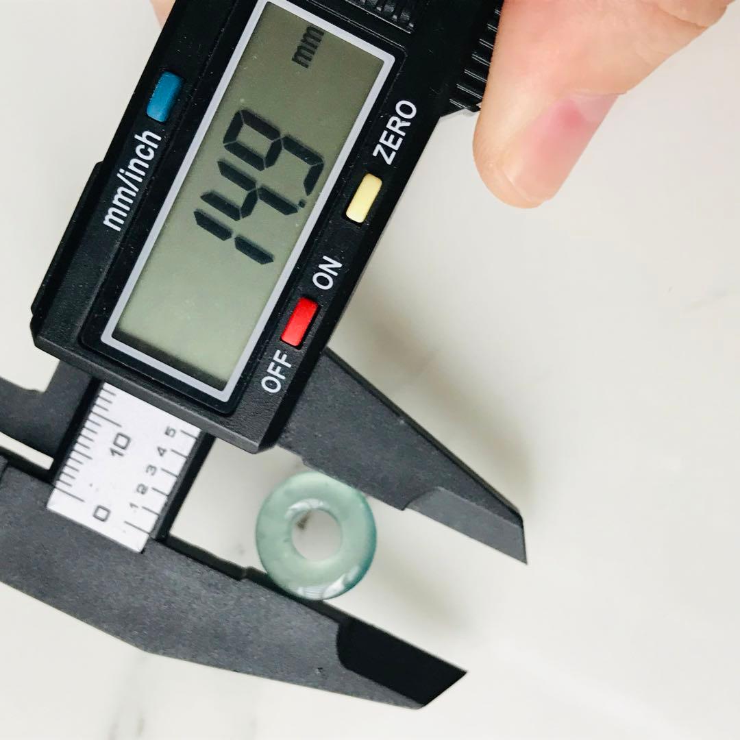 [P70-005］グアテマラ産　翡翠　ペンダントトップ　カービング　パーツ