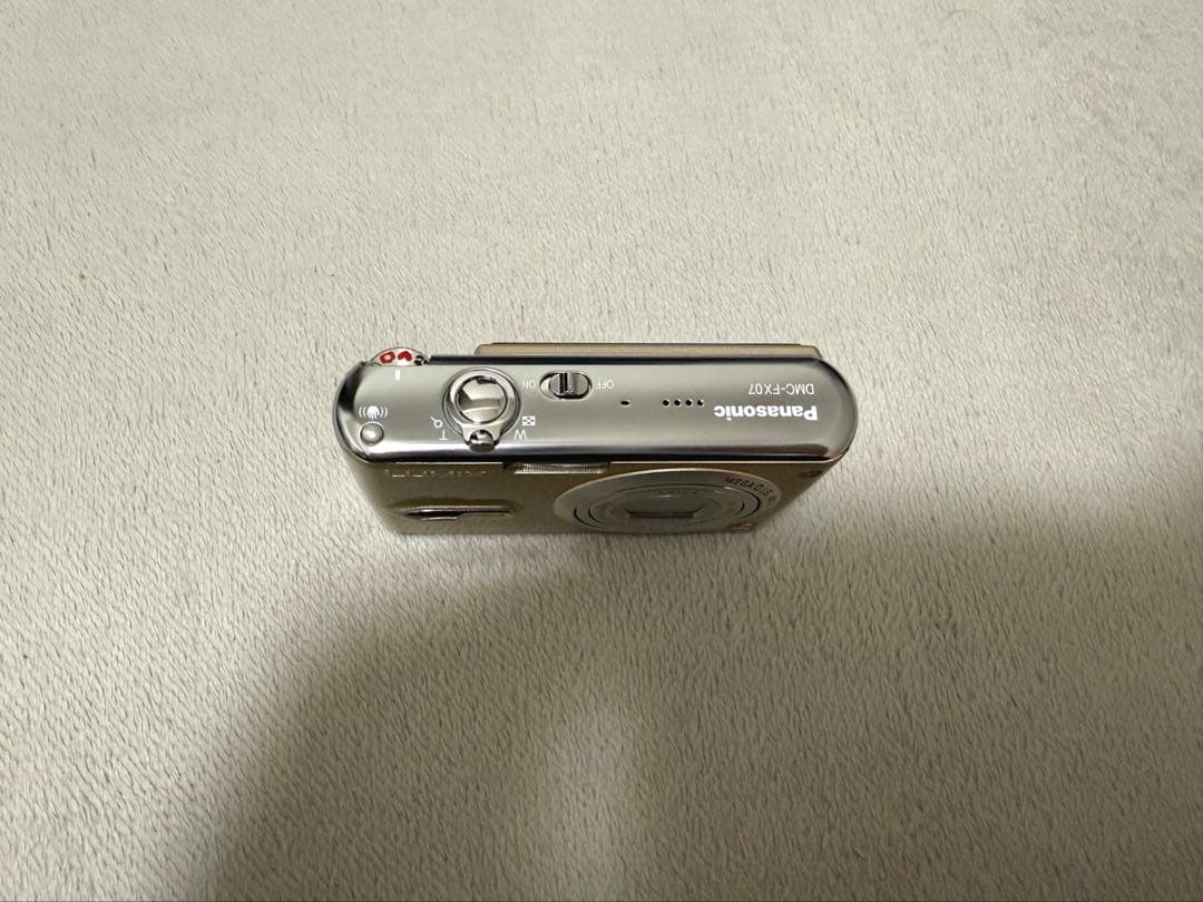 Panasonic Lumix DMC-FX07 コンパクトデジタルカメラ