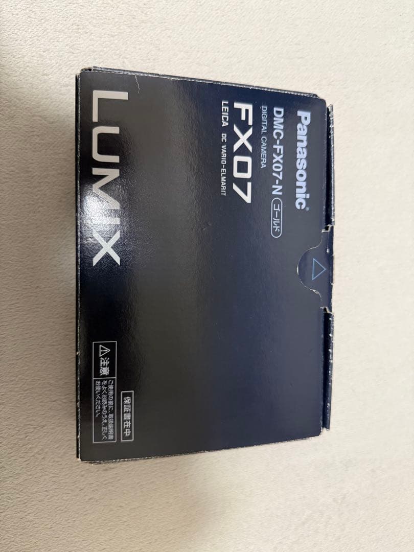 Panasonic Lumix DMC-FX07 コンパクトデジタルカメラ