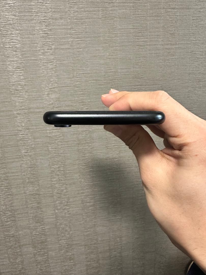 Apple iPhone XR ブラック 本体のみ SIMロックフリー