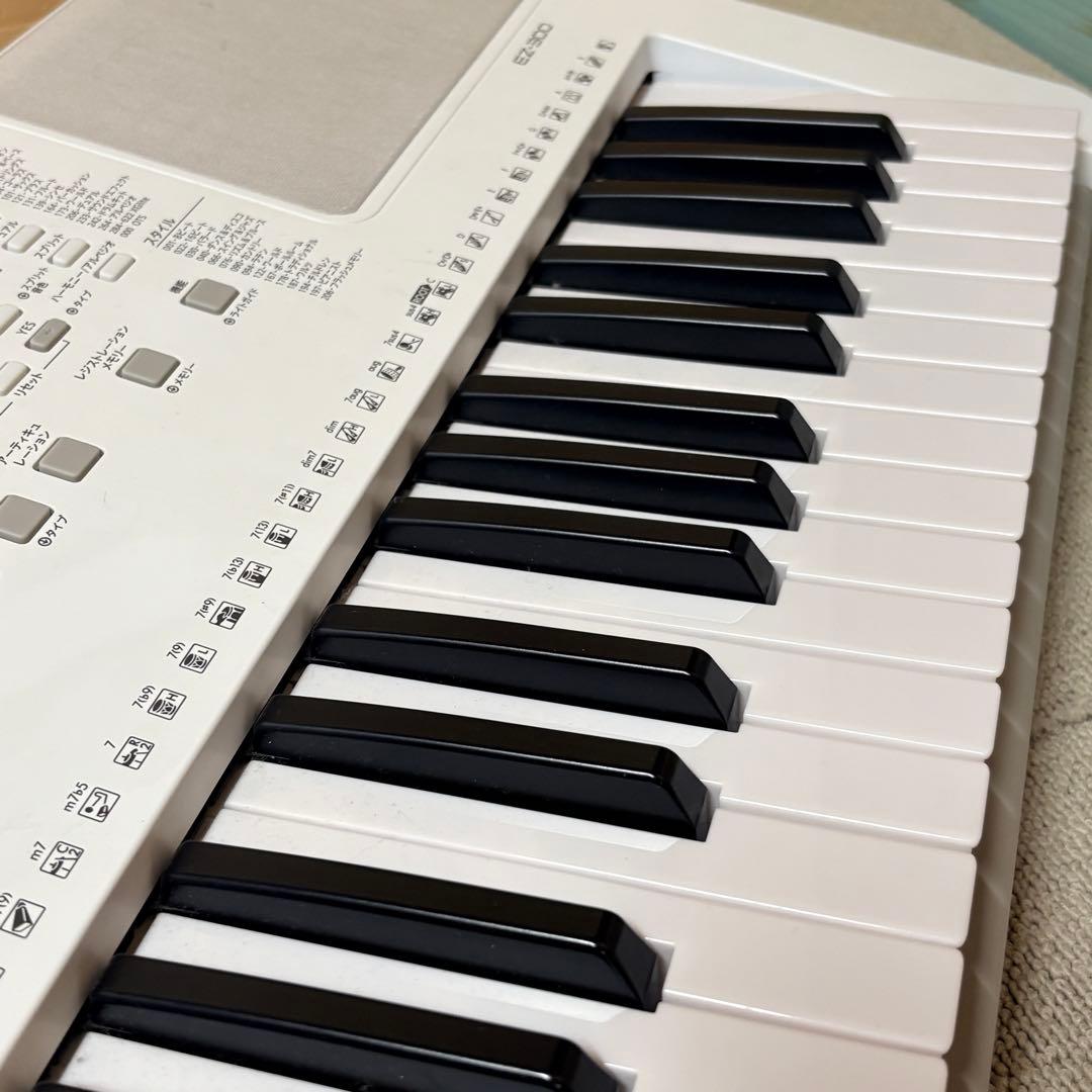 YAMAHA　電子キーボード　EZ-300 ピアノ