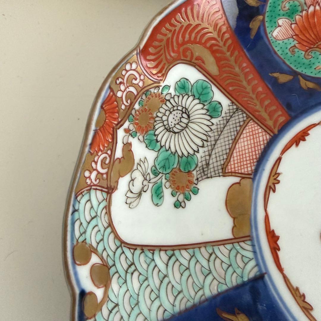 【E】伊万里様式 色絵 金彩 七寸皿 宝尽くし 輪花 1枚Imari Plate