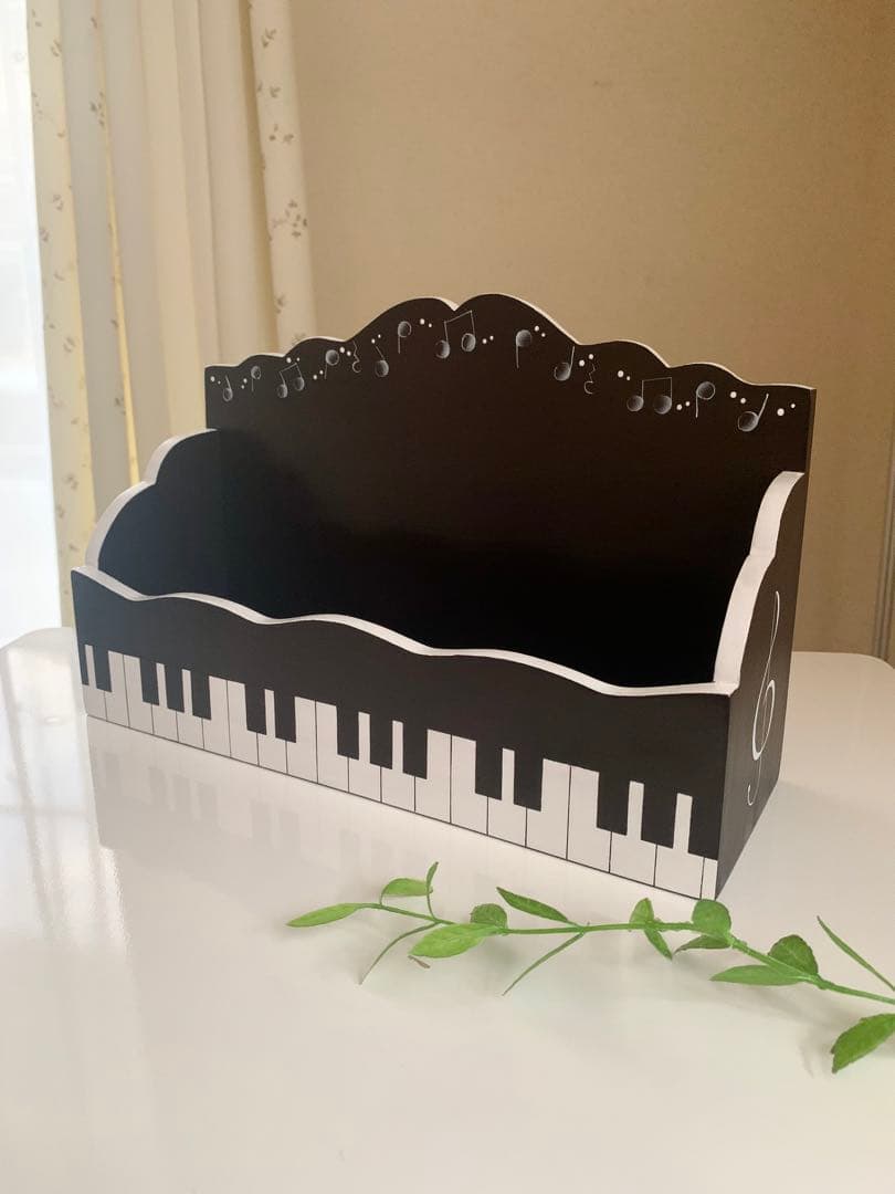 pianekoページ　　　シンプルなピアノ鍵盤模様の小物入れ