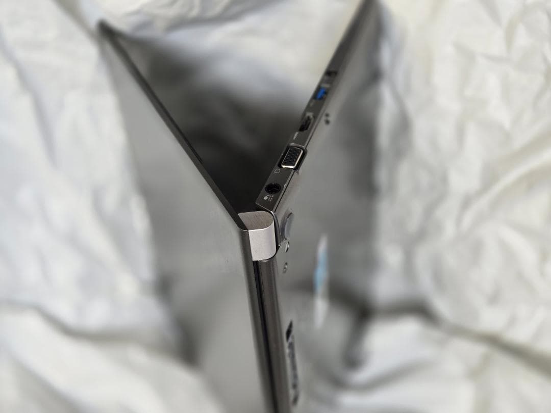 2台 dell 12インチ i5 7世代，東芝 13インチ i5 6世代 作動品