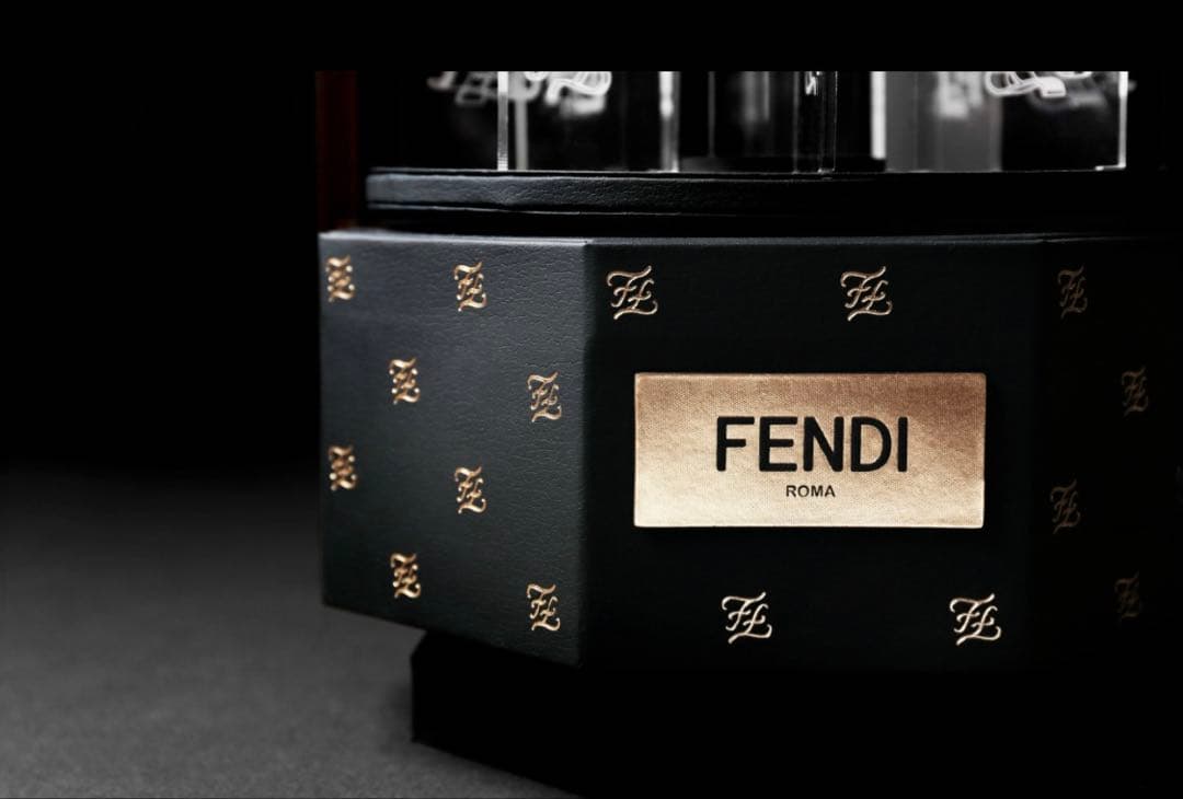FENDI ギフトボックス　レア　フェンディ