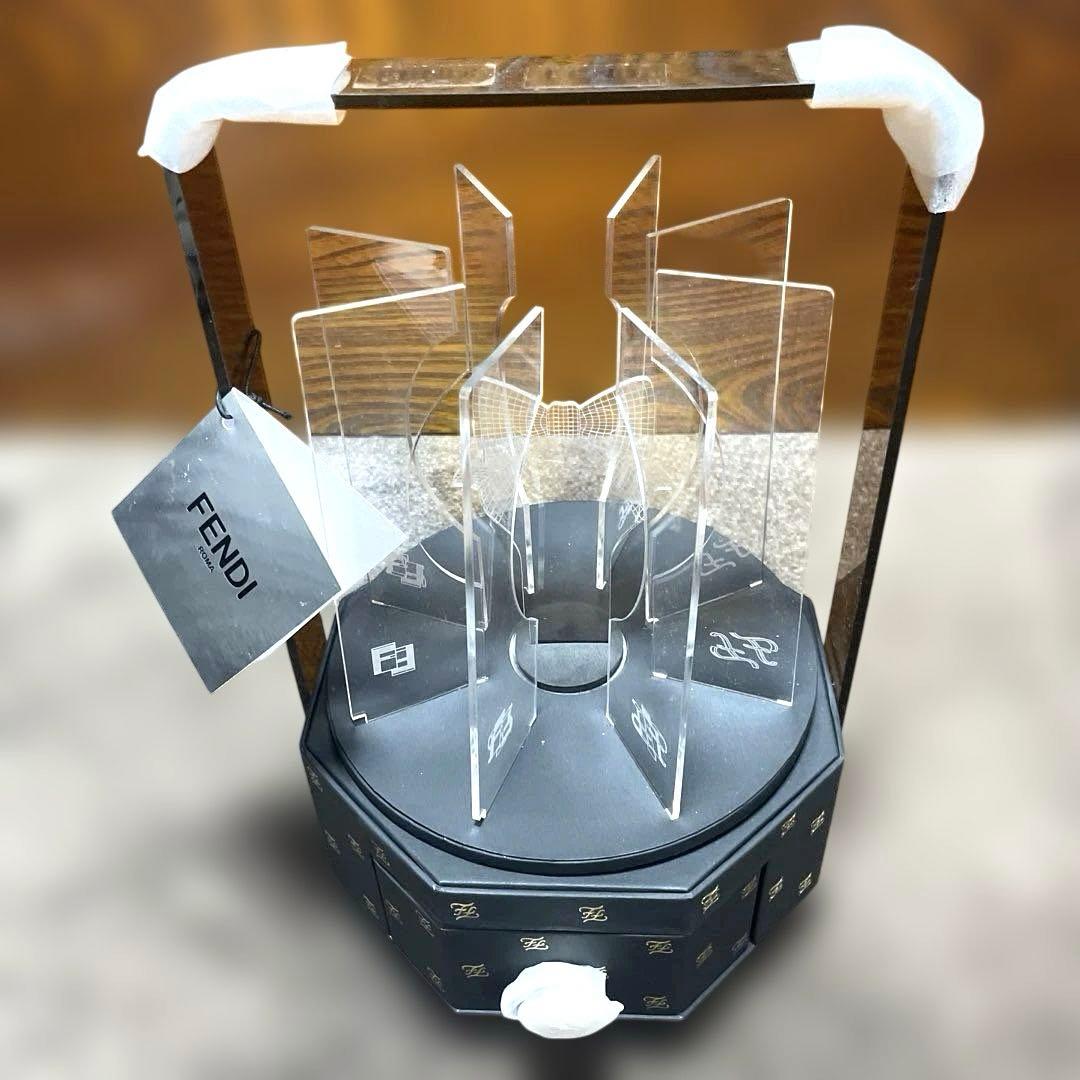 FENDI ギフトボックス　レア　フェンディ