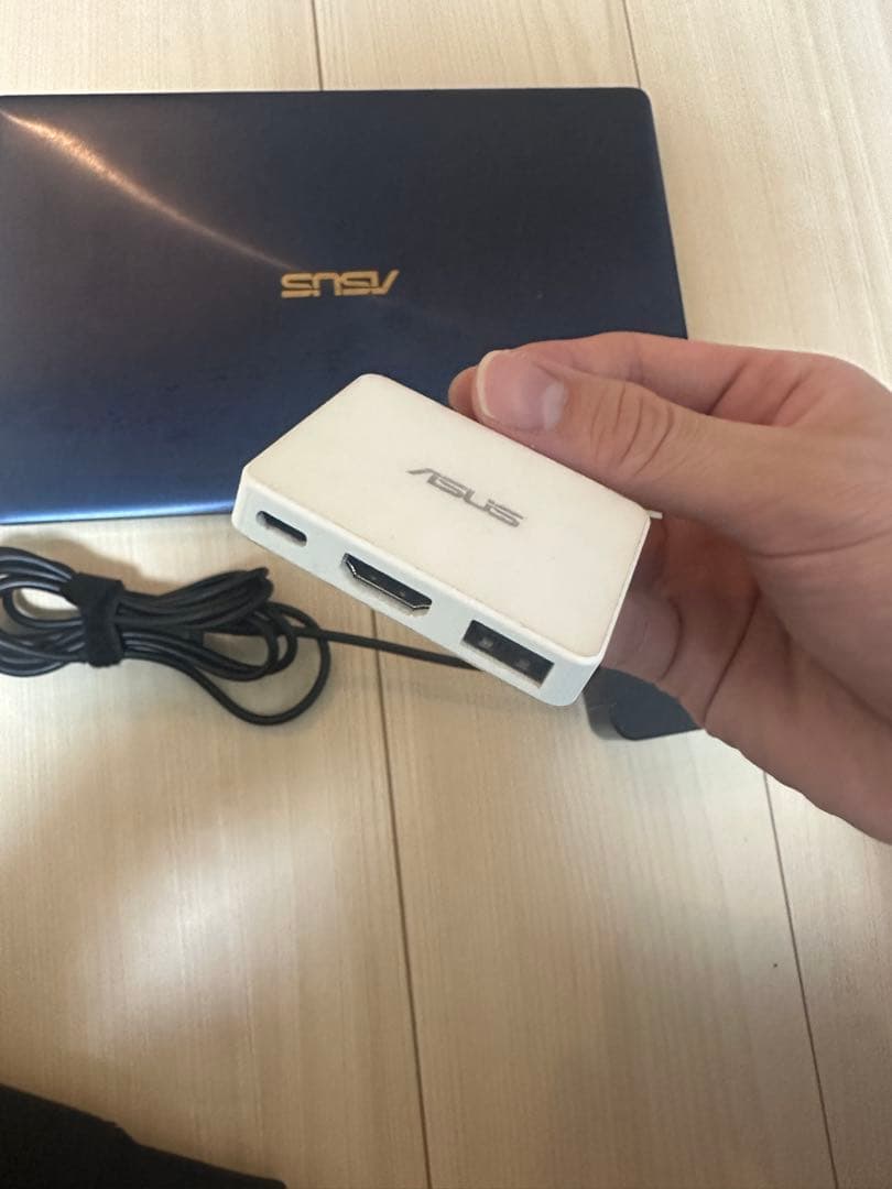 Windowsノート本体 ASUS ZenBook UX390U 256GB 8MB i5