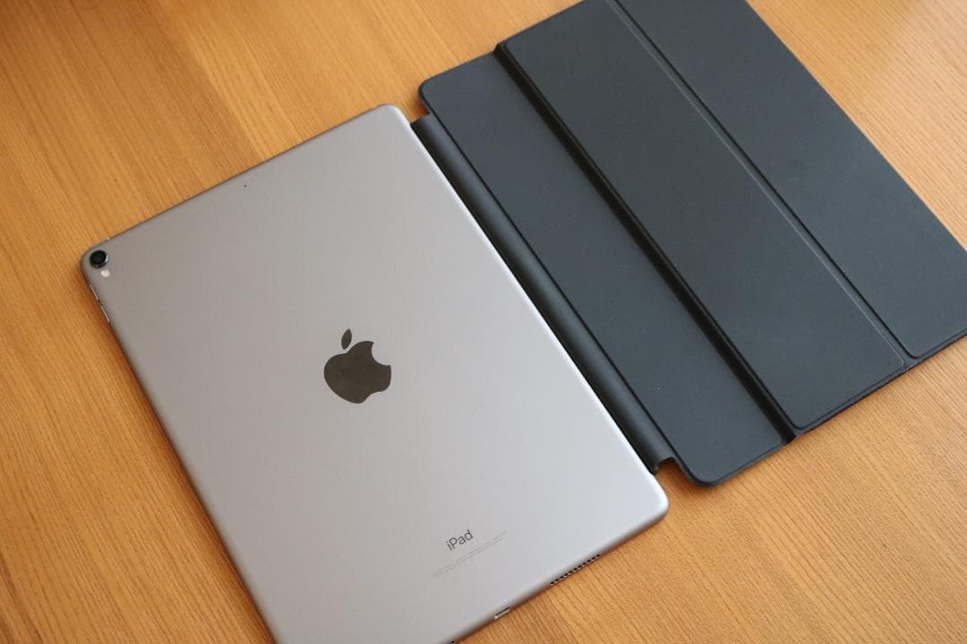 iPad Pro(256GB/シルバー)　apple純正スマートキーボード付き