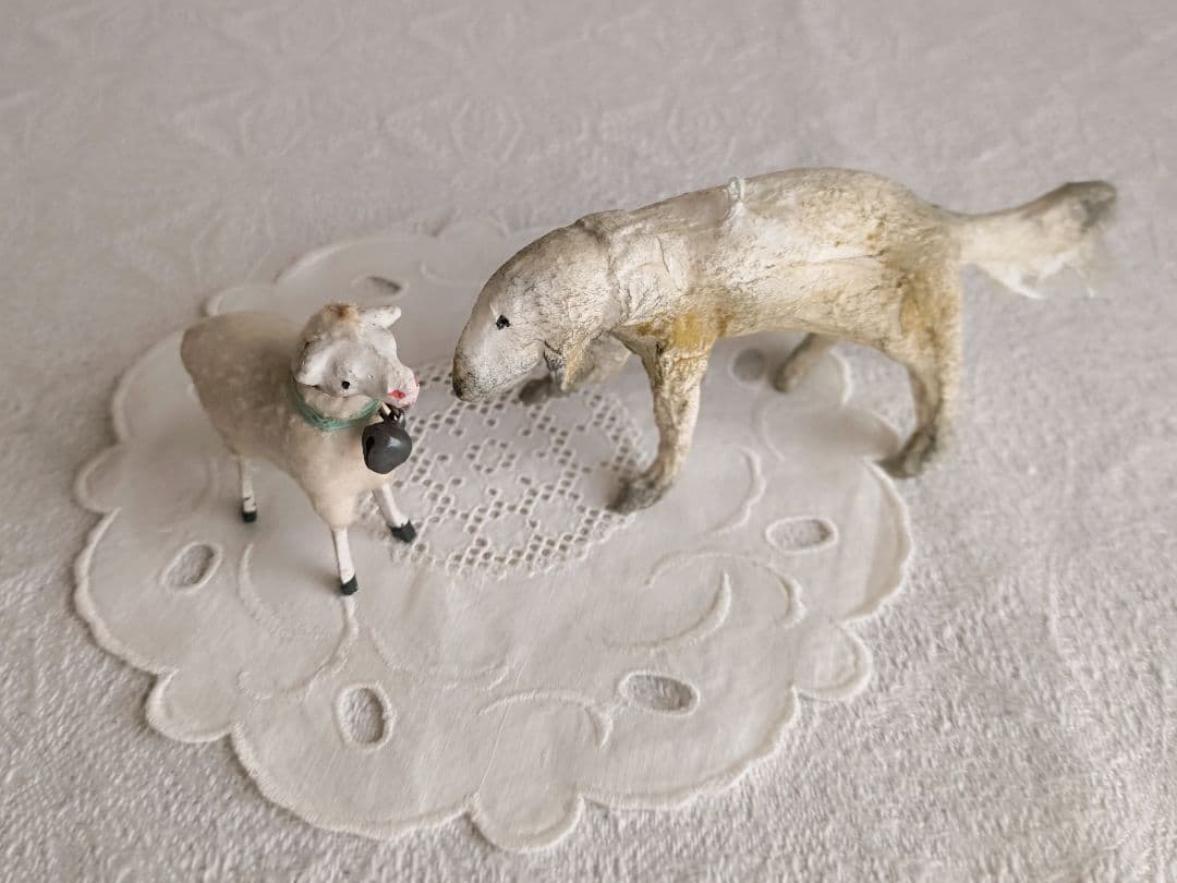 * antique sheep ✵ * 水色リボンと鈴をつけた小さな 羊さん