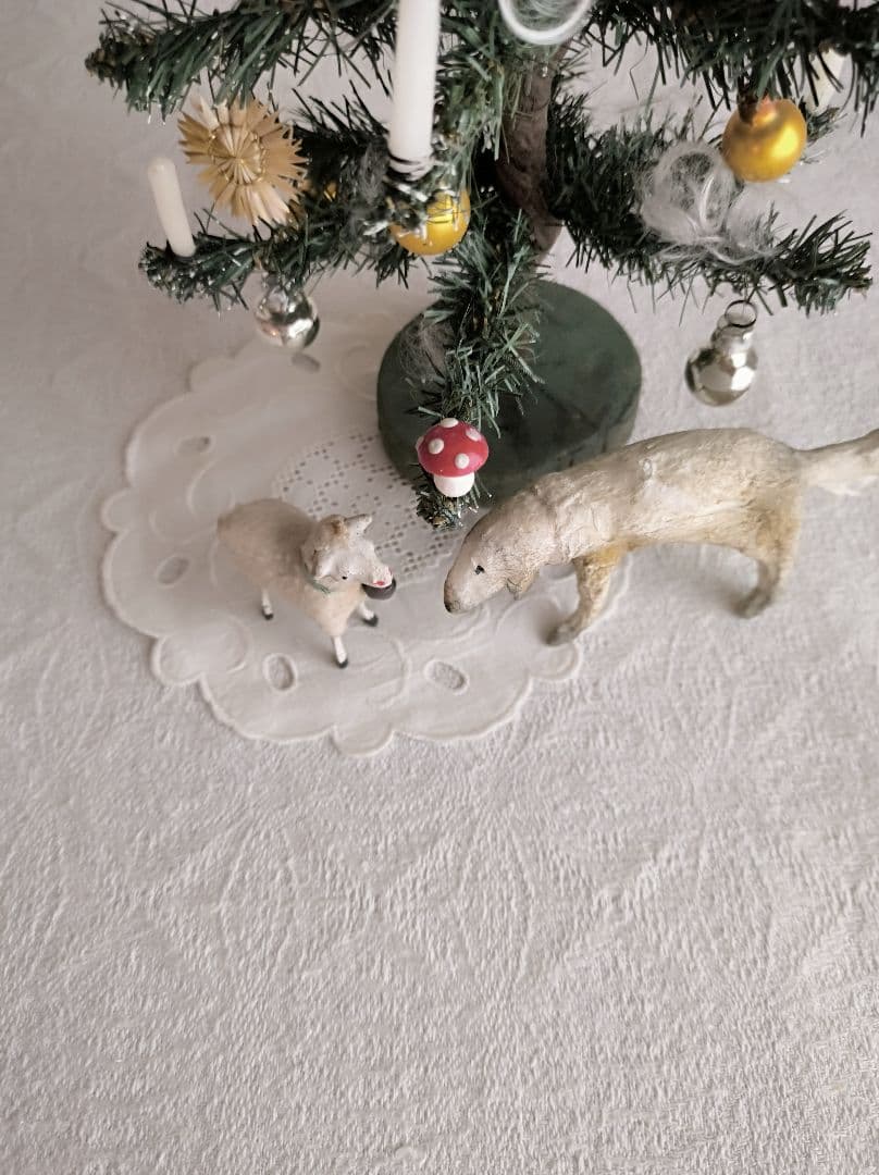 * antique sheep ✵ * 水色リボンと鈴をつけた小さな 羊さん