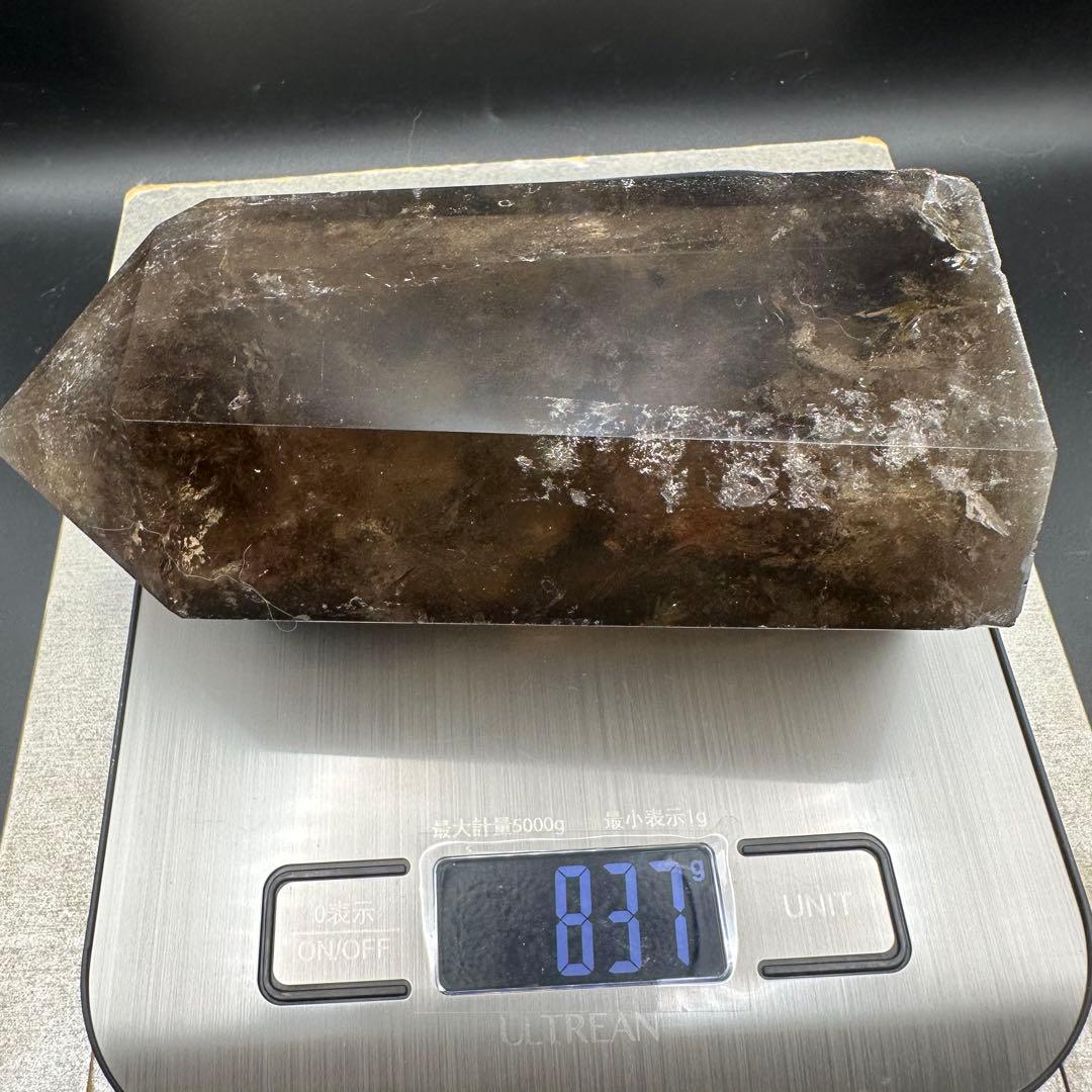 虹入りスモーキーモリオン ポイント 837g