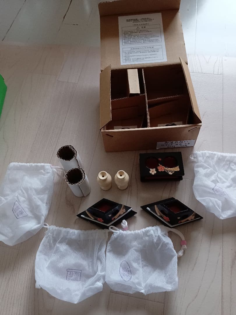 ケース付き！雛人形セット 桜の背景付き