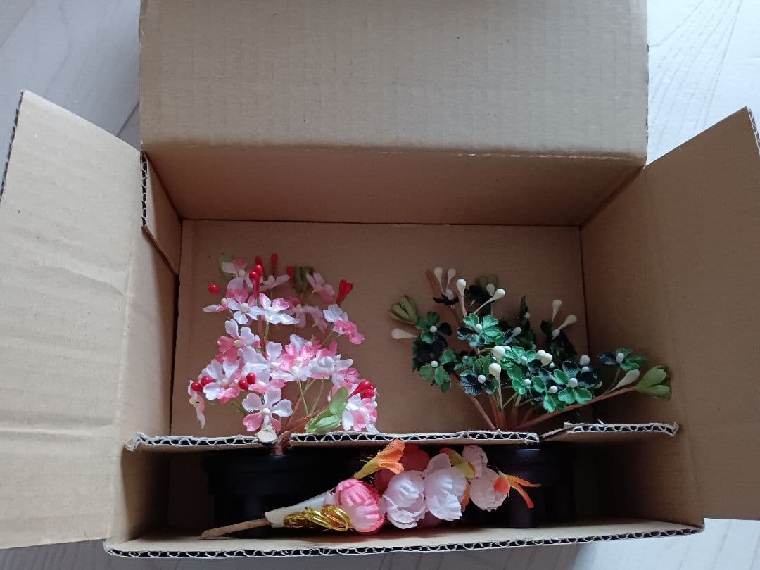 ケース付き！雛人形セット 桜の背景付き