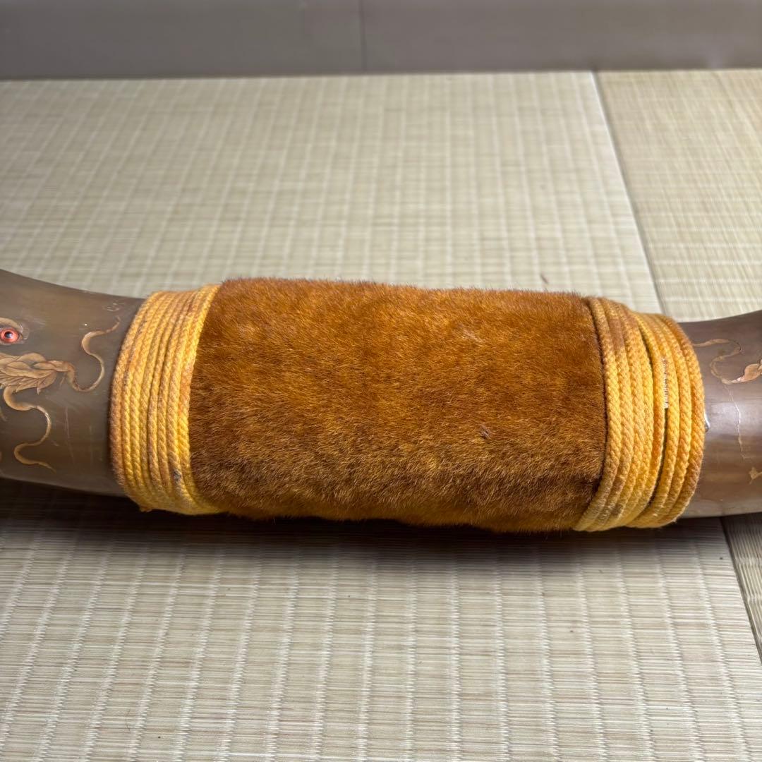 Ky89　水牛の角　大小2個　龍の彫刻　置物　インテリア　赤眼球　ビンテージ