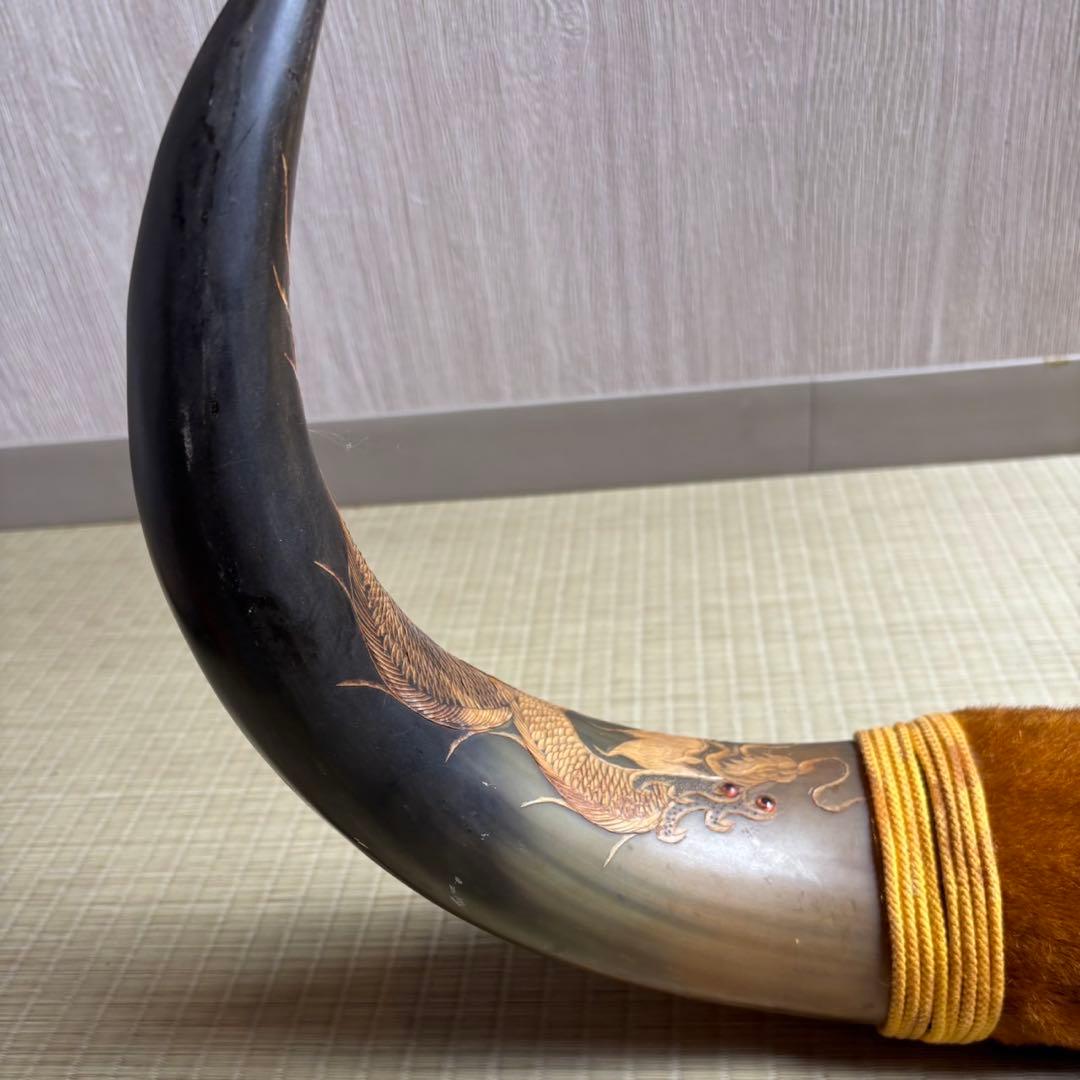 Ky89　水牛の角　大小2個　龍の彫刻　置物　インテリア　赤眼球　ビンテージ