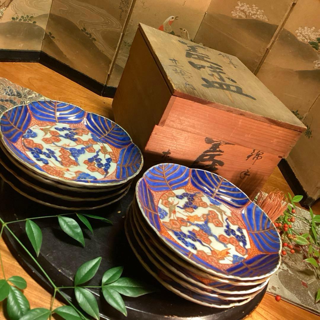 A 1037 古伊万里　錦手　桐の葉陽刻　見込み鶴に雲　7寸皿　五枚￼