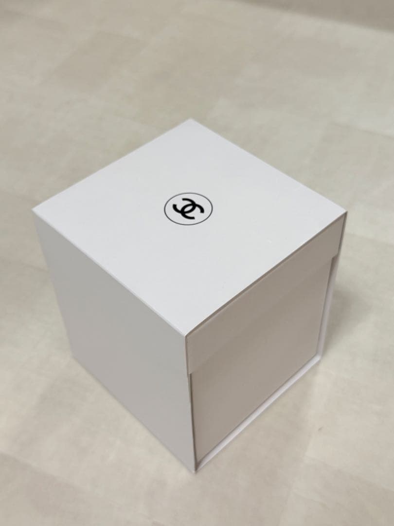 CHANEL スノードーム 2025年　ホリデー限定 新品 箱付き