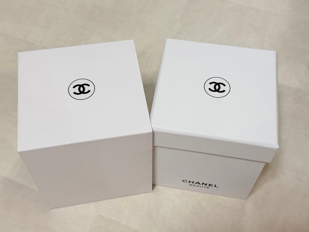 CHANEL スノードーム 2025年　ホリデー限定 新品 箱付き