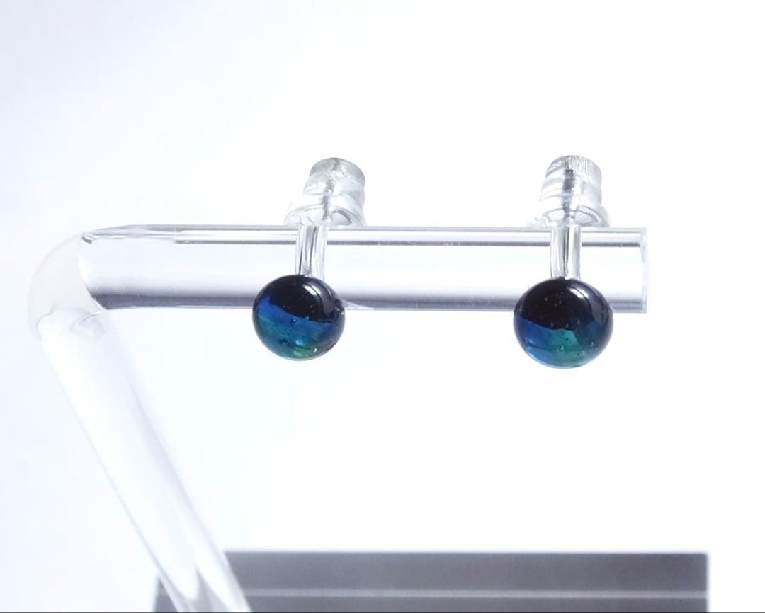 スタッドピアス