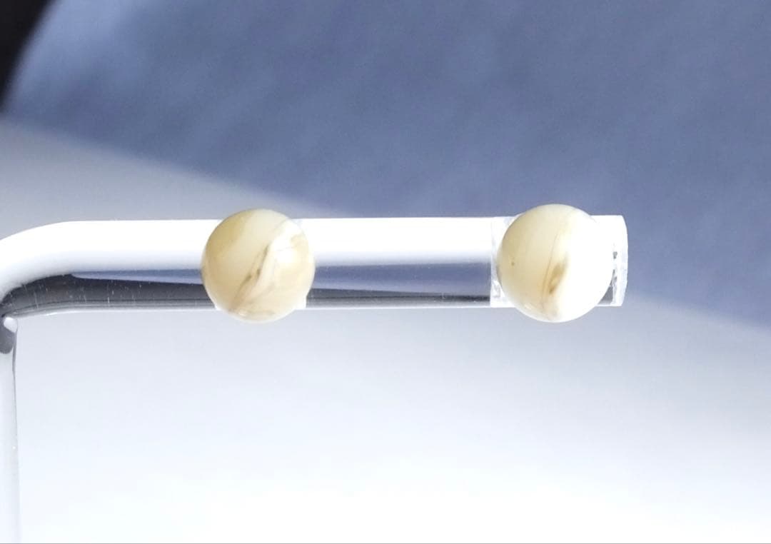 スタッドピアス