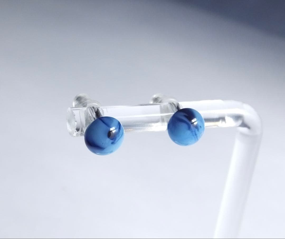 スタッドピアス