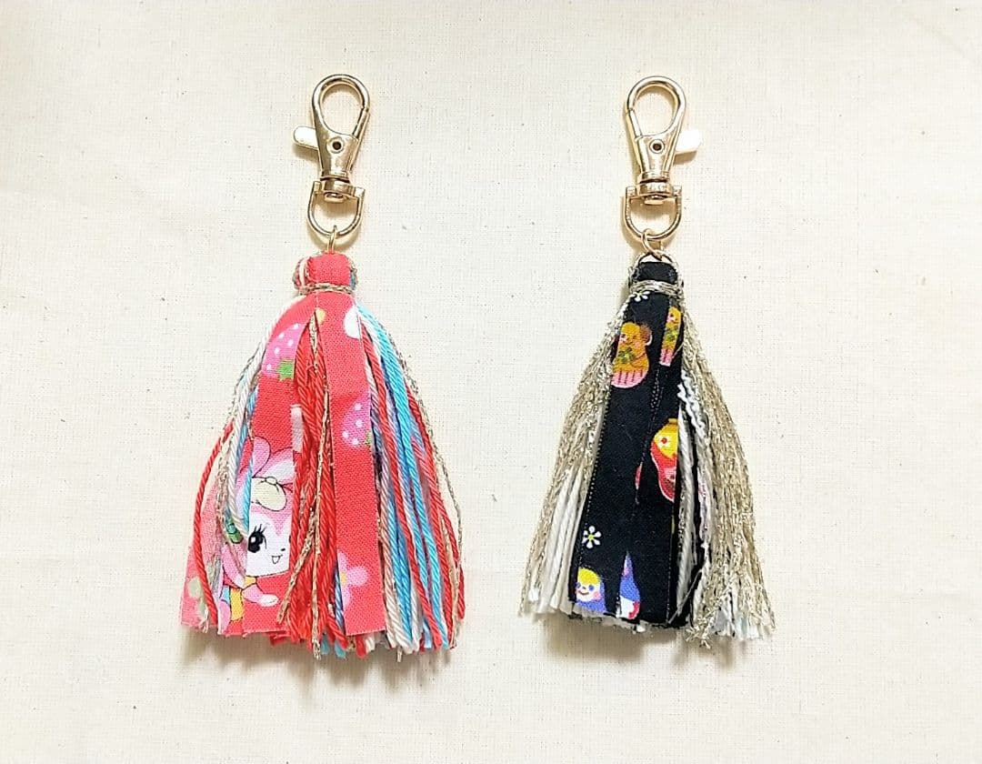 SOLD◆レトロ柄★ ハンドメイド タッセル バックチャーム キーホルダー